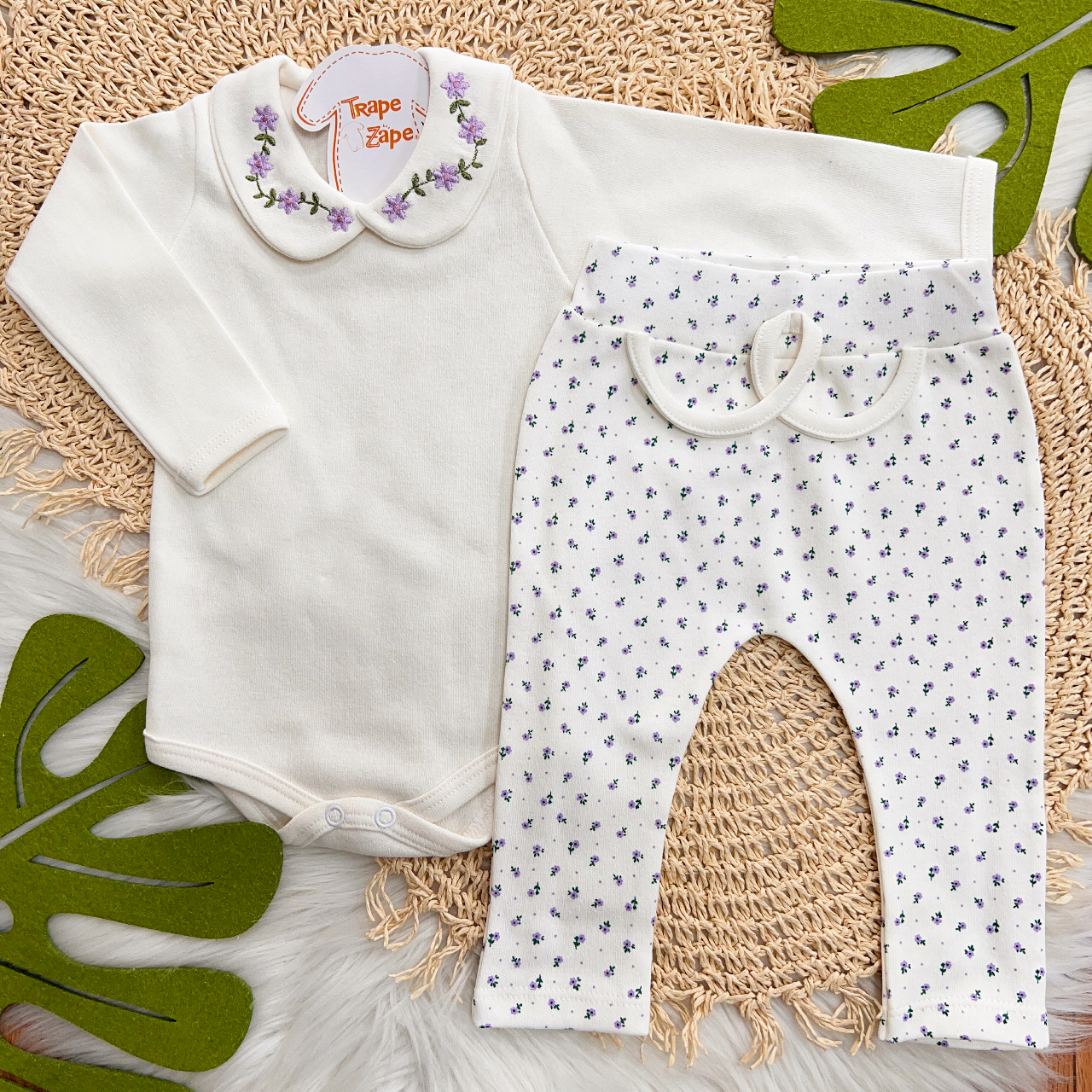  Conj. Body Manga Longa Gola Bordada com Flores Lilás e Calça - Off White